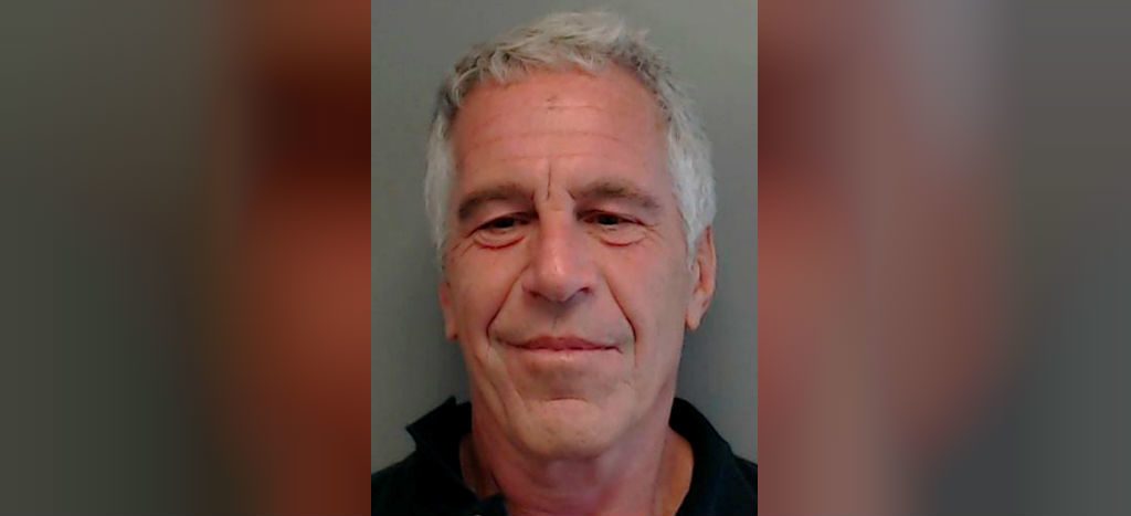 Autopsia de Jeffrey Epstein arroja dudas sobre su suicidio