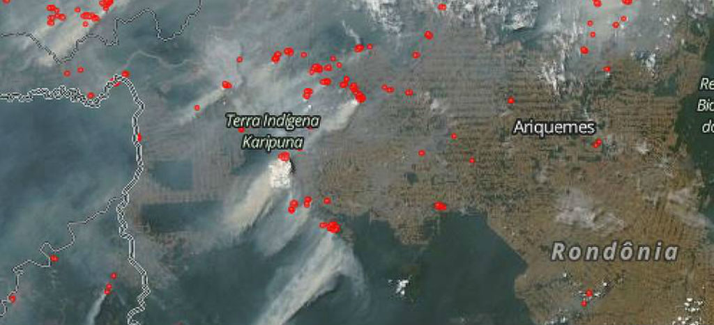 Bolsonaro podría enviar al Ejército para combatir el fuego en la Amazonia