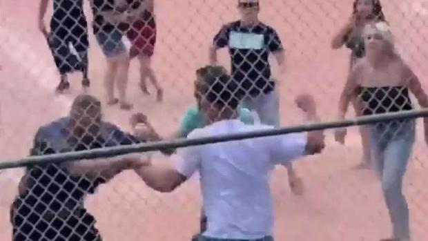 [TLMD - Denver] Bochornosa pelea en partido de béisbol de menores