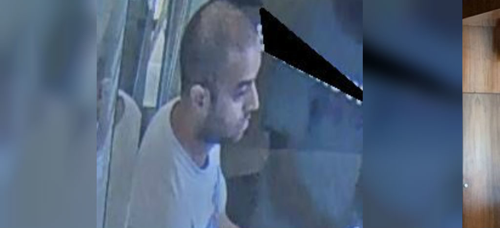 Detienen a hombre armado en Harvard