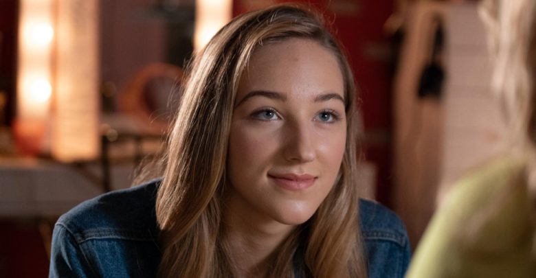 El tráiler de Tall Girl se burla del drama de Netflix Coming of Age 1 El tráiler de Tall Girl se burla del drama de Netflix Coming of Age 1