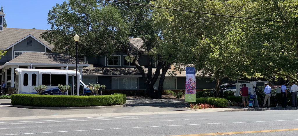 Hallan a esposos muertos por herida de bala en asilo de Sacramento, California