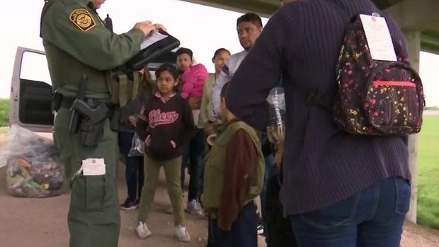 [TLMD - McAllen] Investigan "reciclaje de niños" en la frontera