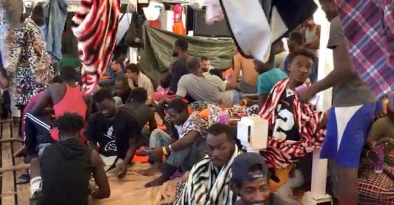 Italia impide desembarcar al Open Arms pese a que seis países están dispuestos a acoger migrantes