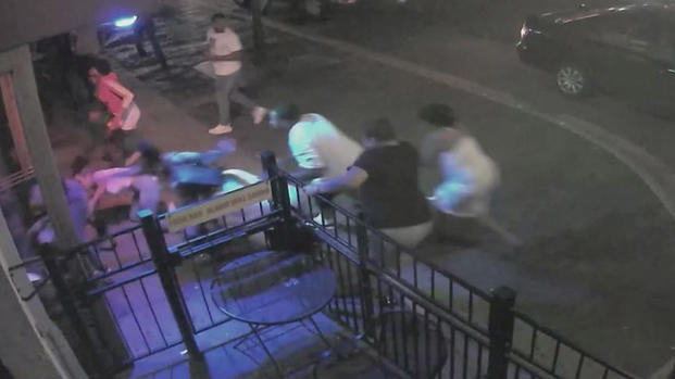 Nuevas imágenes de tiroteo muestran a pistolero antes del ataque