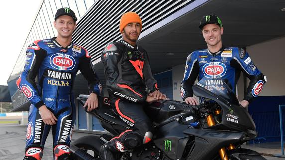 Lewis Hamilton en la YZF-R1 en Jerez con Van der Mark y Lowes