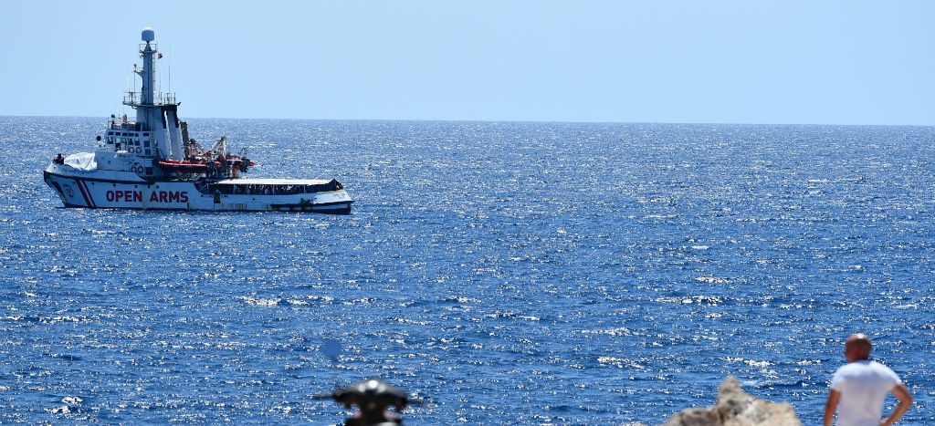 Open Arms rechaza desembarcar en puerto ofrecido por España