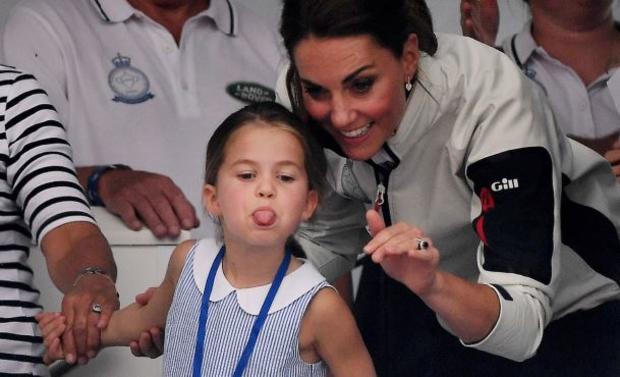 [TLMD - NATL] ¡Qué pena! Por qué la princesa rompió el protocolo con su lengua