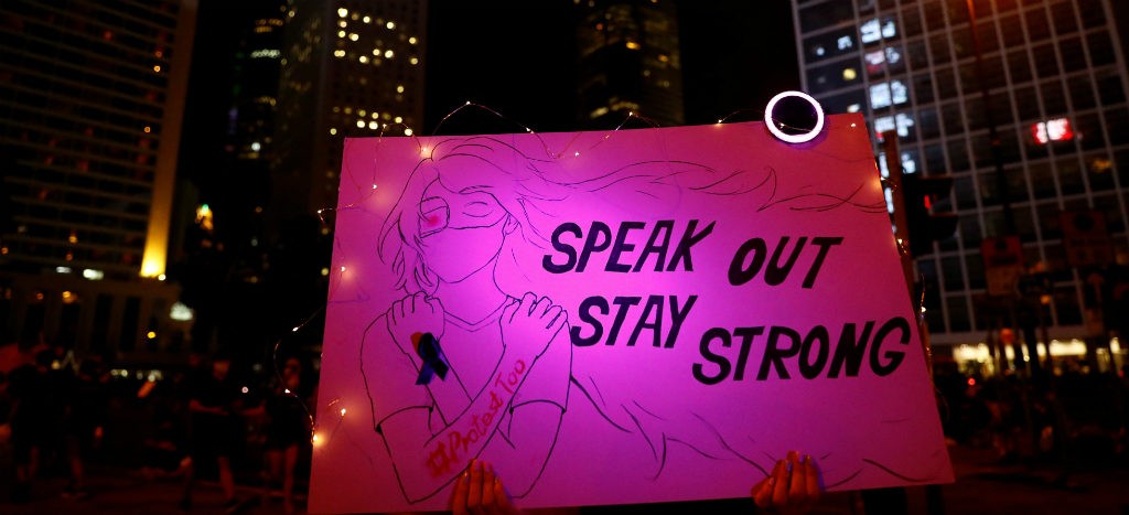 Policía de Hong Kong prohíbe protesta para evitar que violencia regrese a la calle