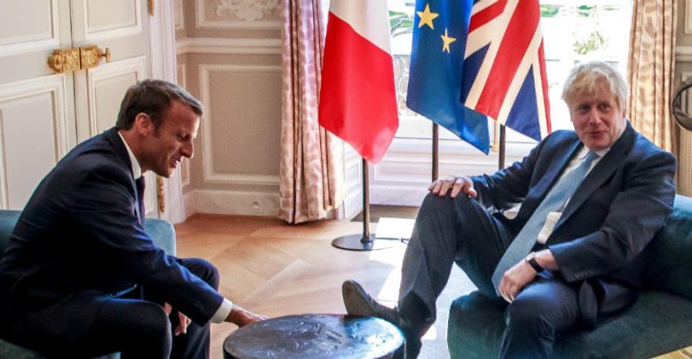 Sin tiempo para renegociar Brexit, advierte Macron a Johnson