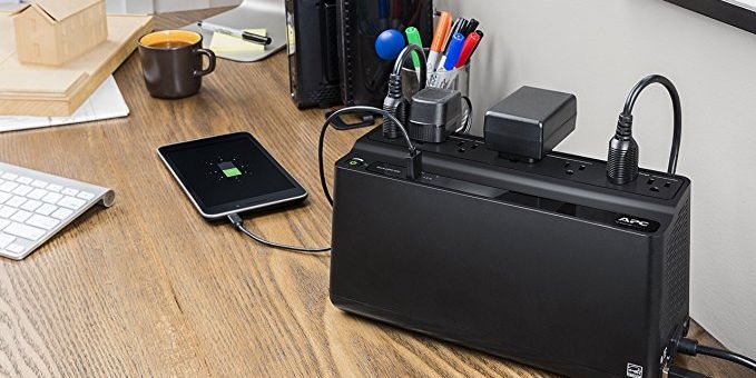 Una de nuestras Power Strips favoritas está a la venta en Amazon hoy