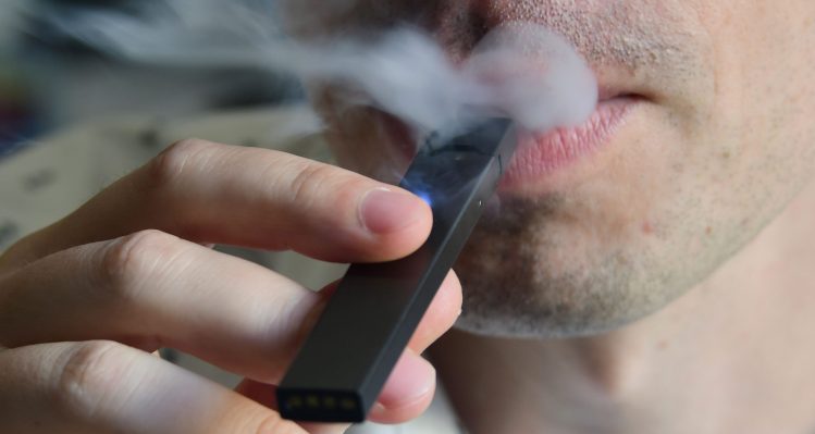 Vape lung ha reclamado su primera víctima, y ​​los CDC están investigando