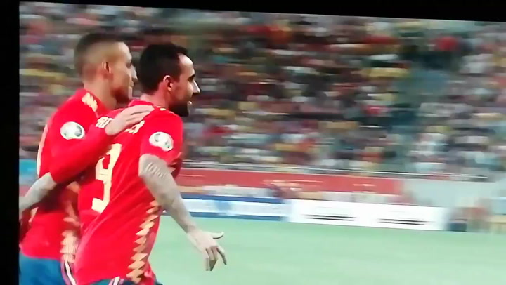 Paco Alcácer marca para España tras un pase descomunal de Ceballos Paco Alcácer marca para España tras un pase descomunal de Ceballos