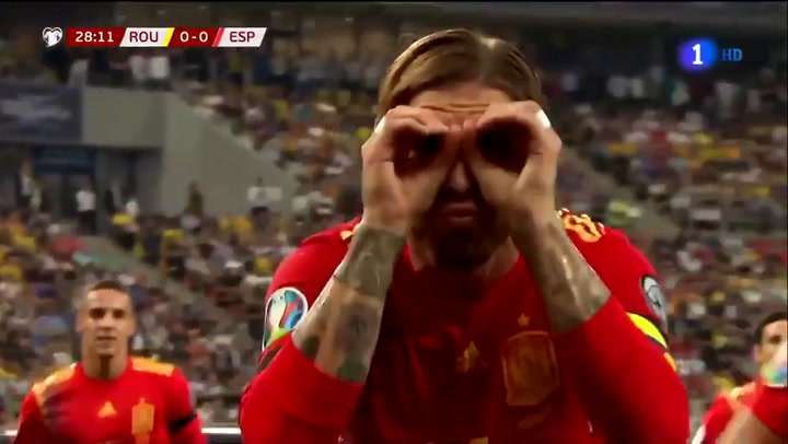 Sergio Ramos adelanta a España de penalti y lo celebra de una curiosa manera Sergio Ramos adelanta a España de penalti y lo celebra de una curiosa manera