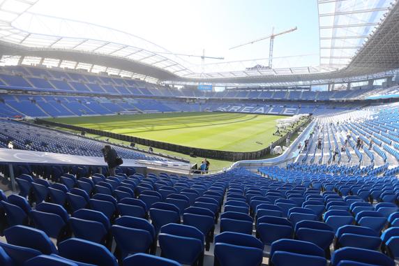 Visita y presentación del nombre de Reale Arena del campo de Anoeta