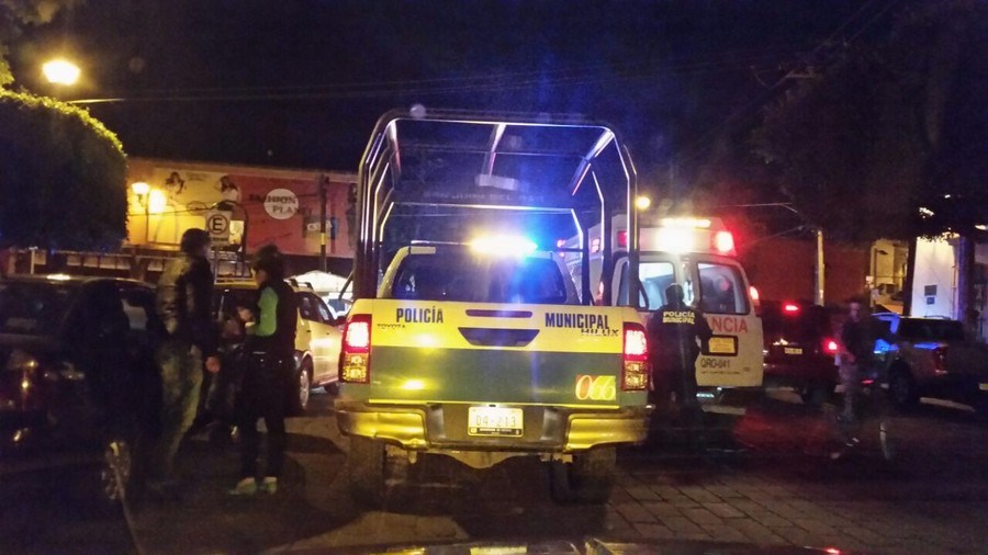 Asesinan a un sujeto en las afueras del Bar Trejo’s, en Querétaro