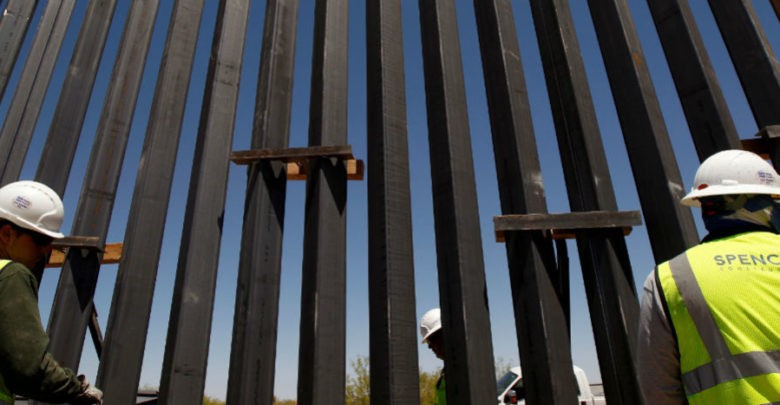 Autoriza Comisión del Senado de EU cerca de 700 mil mdd para muro de Trump