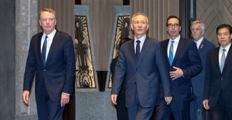 China y EU acuerdan reanudar negociaciones comerciales en octubre