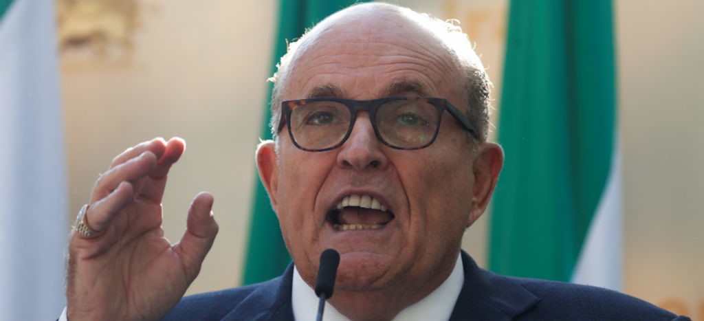 Citan a comparecer a Rudolph Giuliani, en proceso de juicio político contra Donald Trump
