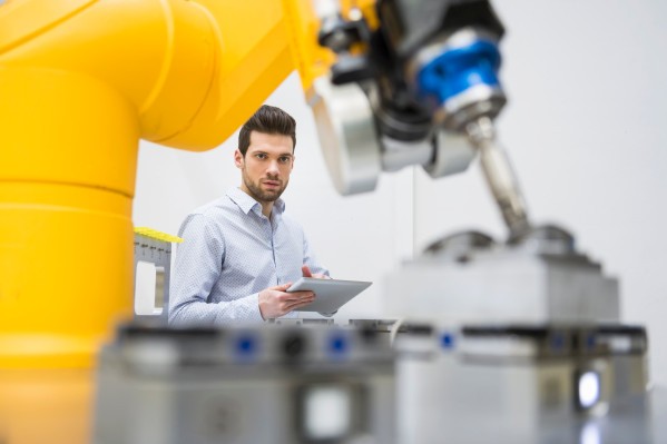 Crunch diario: Salesforce lanza nubes verticales