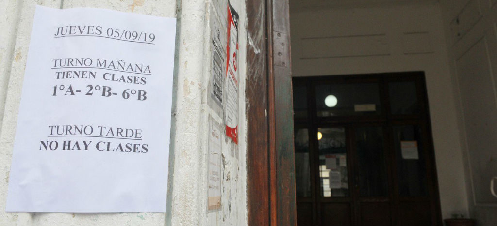 Docentes argentinos, en paro laboral de 24 horas