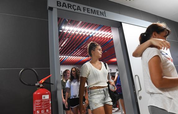 Lieke Martens entra en las nuevas instalaciones FOTO: FCB