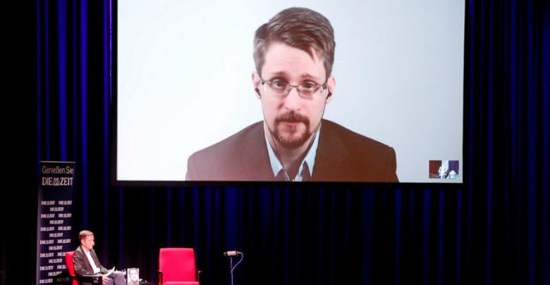 Estados Unidos demanda a Edward Snowden por publicar su libro sin enviarlo antes a la CIA y la NSA