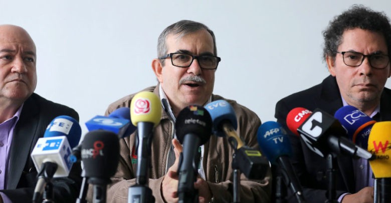 Exlíderes de las FARC admiten “responsabilidad ética y política” por secuestros, ante tribunal de paz de Colombia