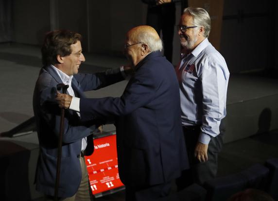 Homenaje a Lázaro Albarracín.