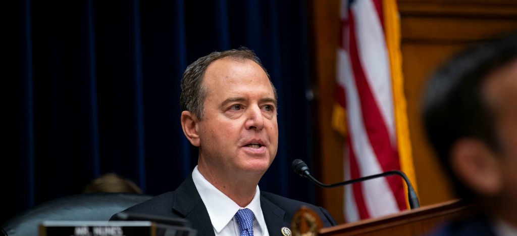 Trump exige renuncia de legislador demócrata por tergiversar transcripción de llamada con presidente de Ucrania