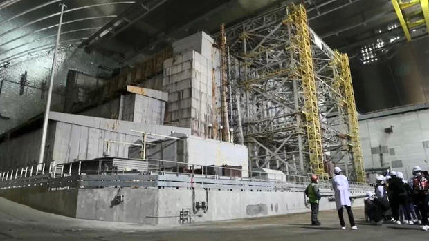 [TLMD - LV] Zelenski inaugura el nuevo sarcófago sobre el reactor nuclear de Chernóbil