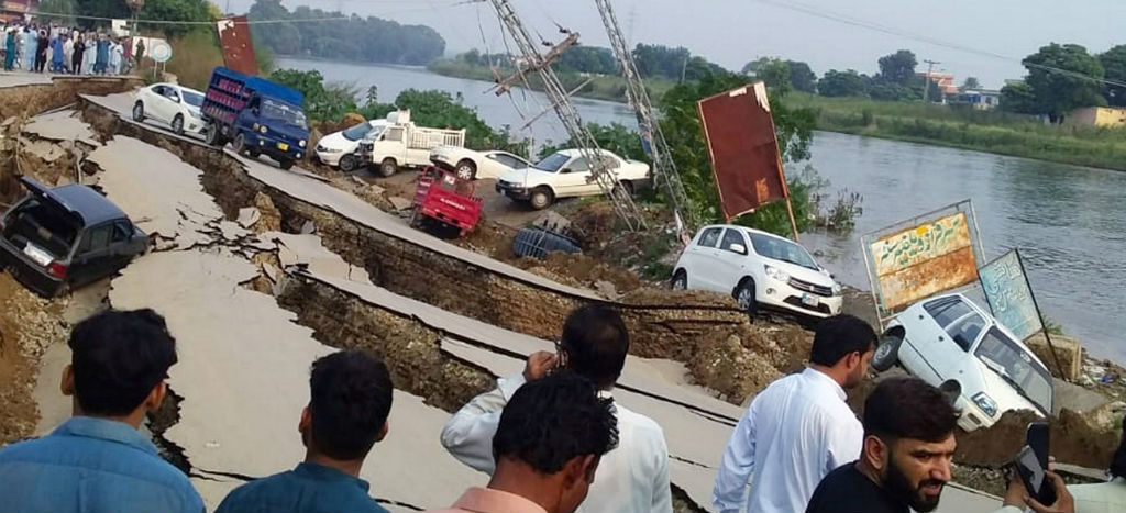 Van 23 muertos y 300 heridos por sismo en Pakistán