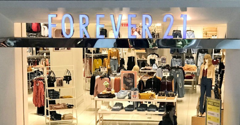 “Forever 21” se declara en bancarrota ante el auge de las ventas en línea