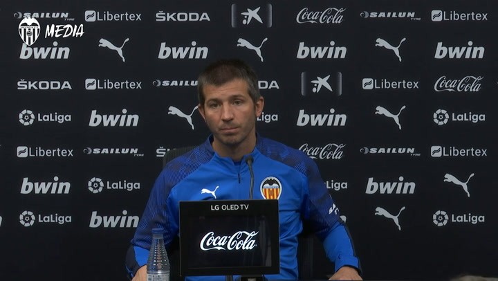 La rueda de prensa de Albert Celades (Valencia) La rueda de prensa de Albert Celades (Valencia)