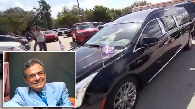 [TLMD - Denver] Cuerpo de José José  sale de la funeraria en Miami