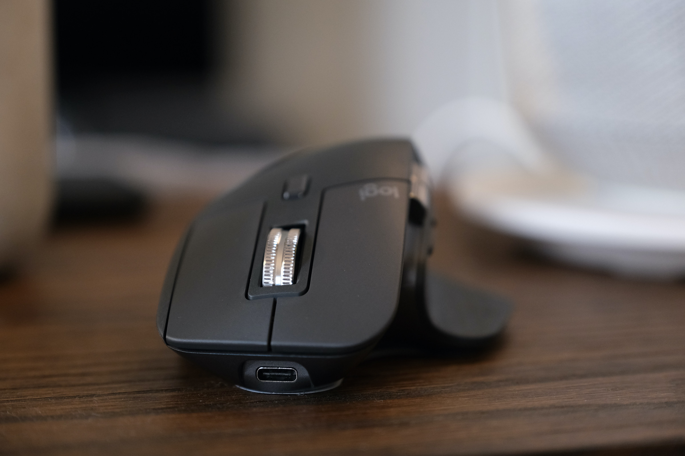Logitech MX Keys MX Master 3 7