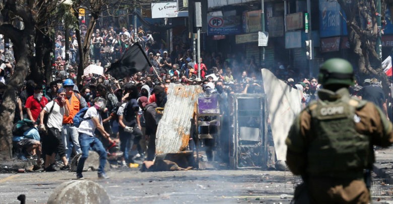 Decretan tercer toque de queda en Chile; van 11 muertos y más de 2 mil detenidos