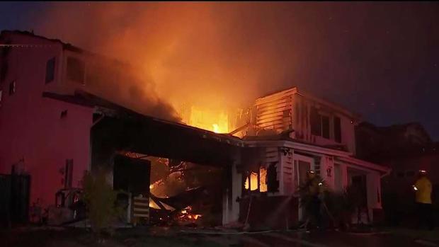 Incendio Tick provoca el desalojo de residentes