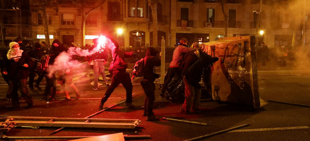 46 detenidos durante la tercera jornada de protestas en Cataluña | Videos