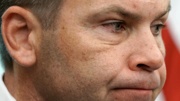 Activistas silencian al secretario de Seguridad Nacional