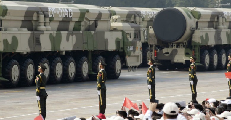 China presume su misil más poderoso en el 70 aniversario de su fundación | Video