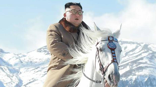 Muestran a Kim Jong un como un indómito jinete