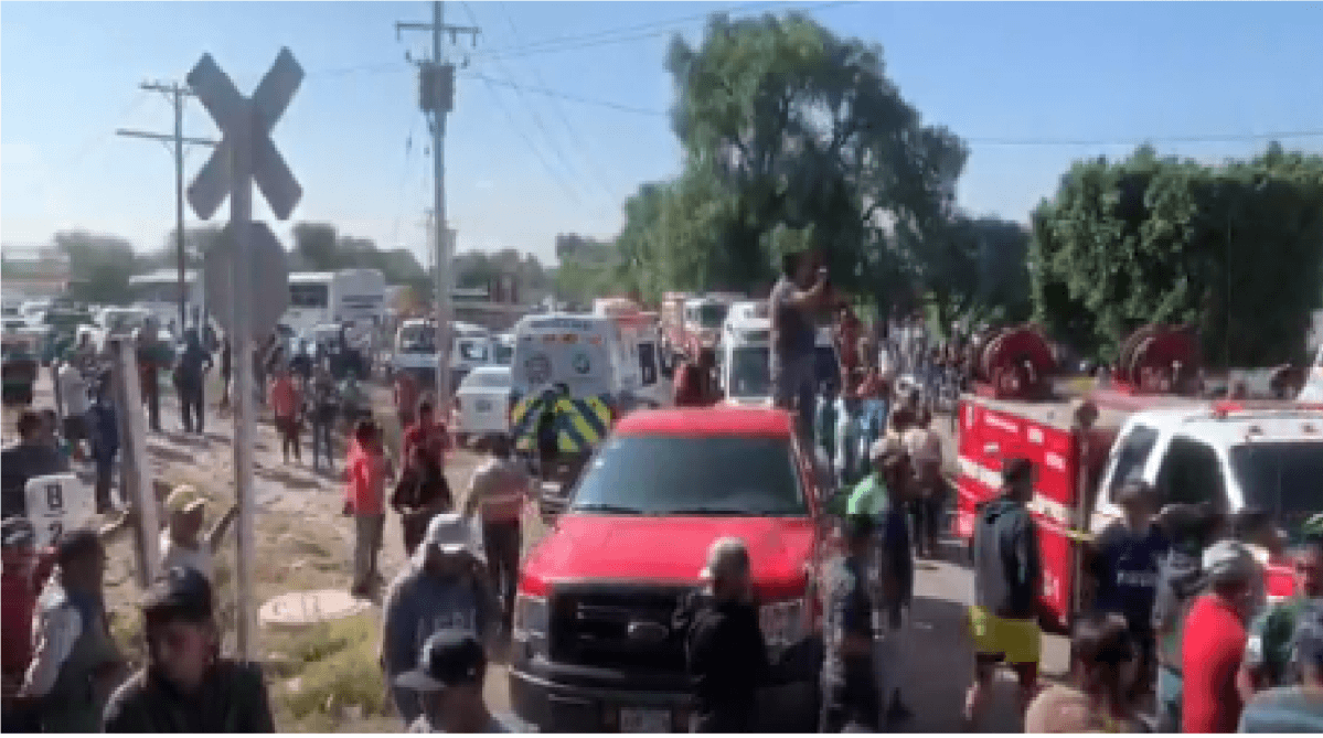 Crónica de la tragedia que enlutó a La Valla, llanto y dolor en las vías del tren, rescatan 8 cuerpos de entre fierros retorcidos