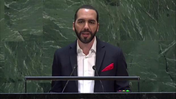 [TLMD - LV] Nayib Bukele se toma Selfie