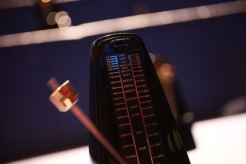 BBC Proms 44: Ensayo - Ligeti & apos; s Poeme For 100 Ticking Metronomes And The London Sinfonietta BBC Proms 44: Ensayo: el poema de Ligeti para 100 metrónomos y la London Sinfonietta