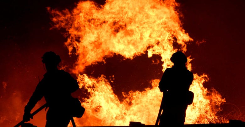 Incendios continúan consumiendo California; en Ensenada y Tecate, BC, prácticamente controlados
