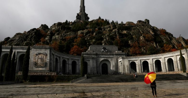 Inicia exhumación de Franco en el Valle de los Caídos