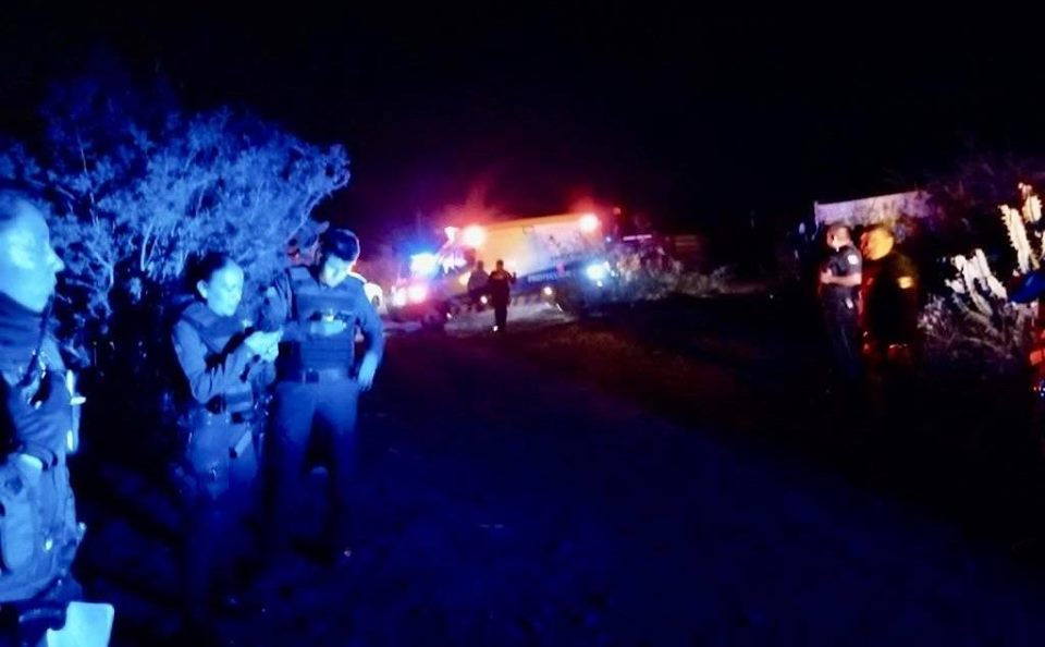 Linchan a delincuentes, se debaten entre la vida y la muerte en Hospital de San Juan del Río, robaban casa en La Valla