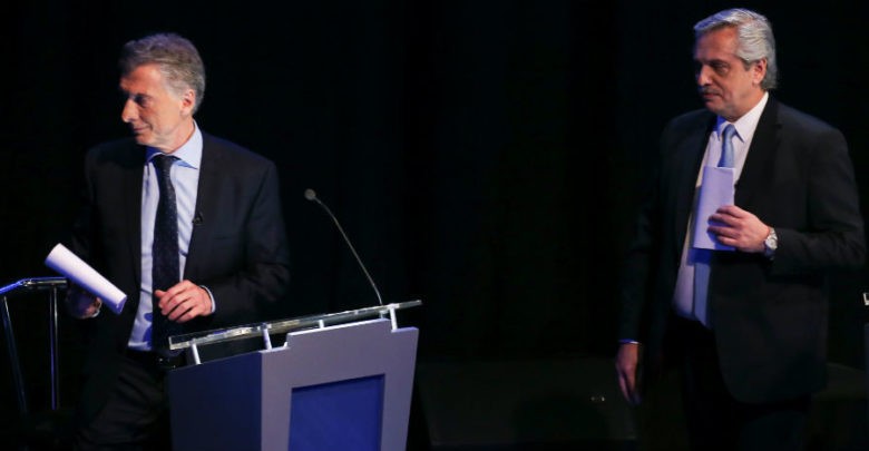 Macri y Fernández chocan en segundo debate presidencial en Argentina | Videos