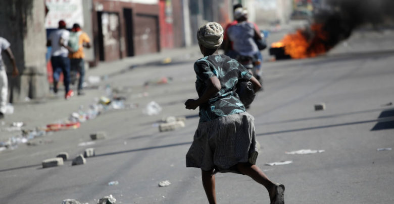 Manifestaciones violentas en Haití dejan dos muertos; exigen renuncia del Presidente